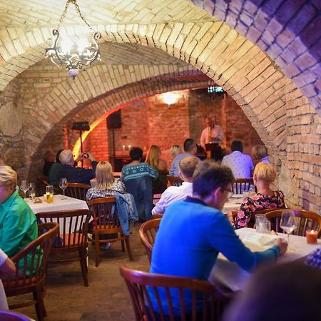 Hotel Zajazd Kultury, Dawniej Pocztowy Zielona Góra Exterior foto